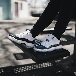 Jordan 11 iridescent